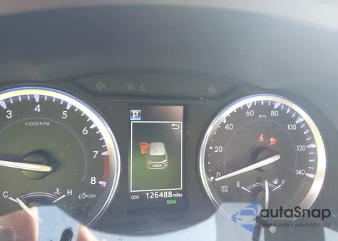 2018 Toyota Highlander Xle z USA, uszkodzony, nr VIN 5TDKZRFH7JS543957